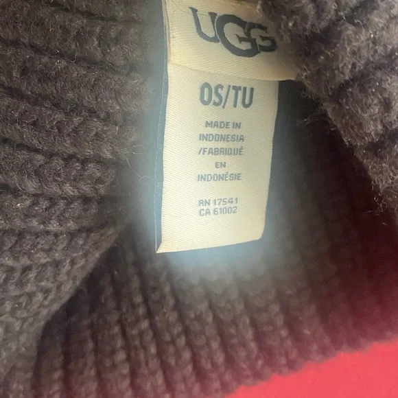 UGG EMBELLISHED KNIT CUFF BEANIE Nwts - Picture 10 of 11